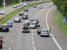 Unfall auf der A565: Anhänger kippte um - Langer Stau
